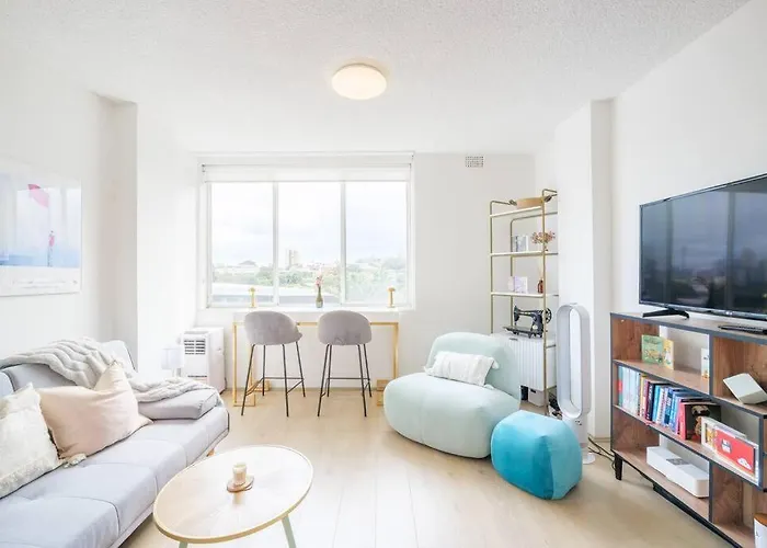 2 Bedroom Water Views Edgecliff Harbour Apartment
