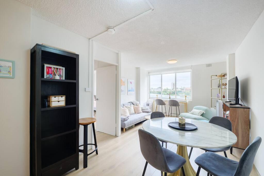 2 Bedroom Water Views Edgecliff Harbour Sydney