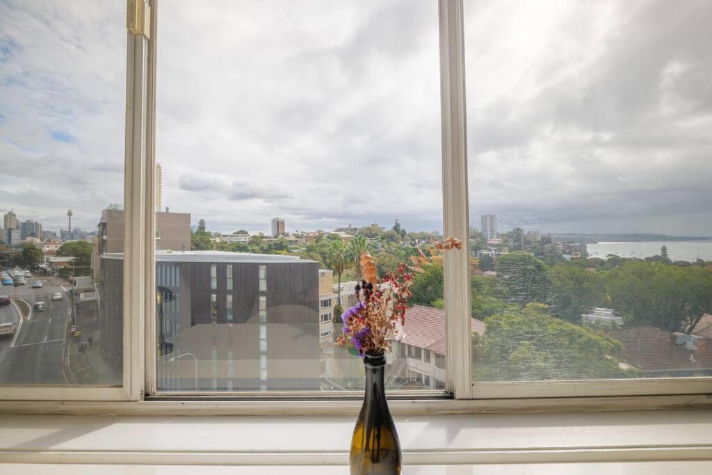 2 Bedroom Water Views Edgecliff Harbour * Sydney