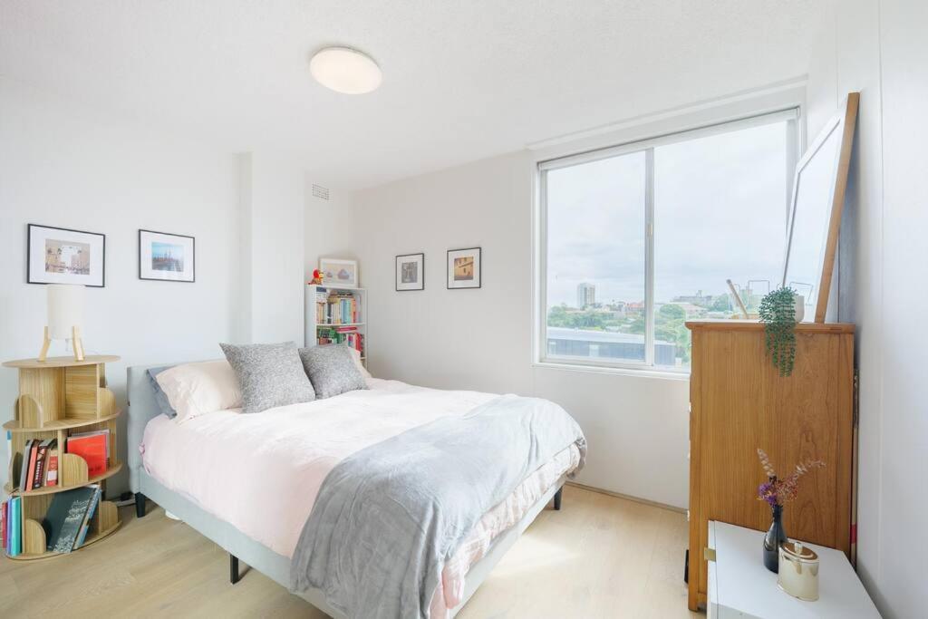 Apartment 2 Bedroom Water Views Edgecliff Harbour Sydney