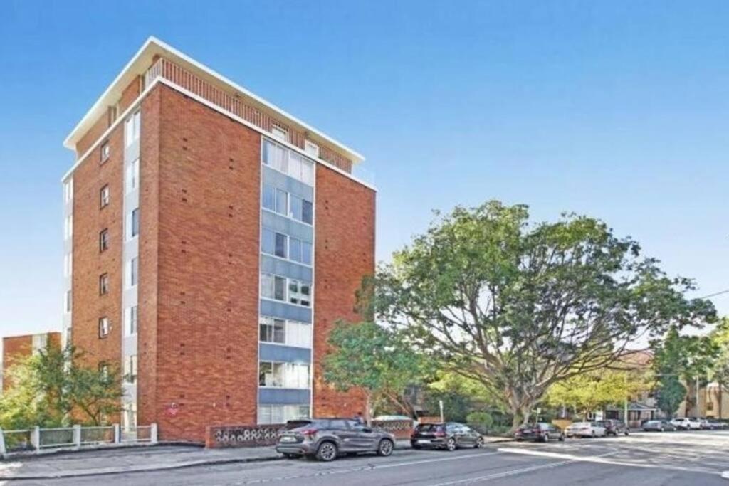 2 Bedroom Water Views Edgecliff Harbour Sydney