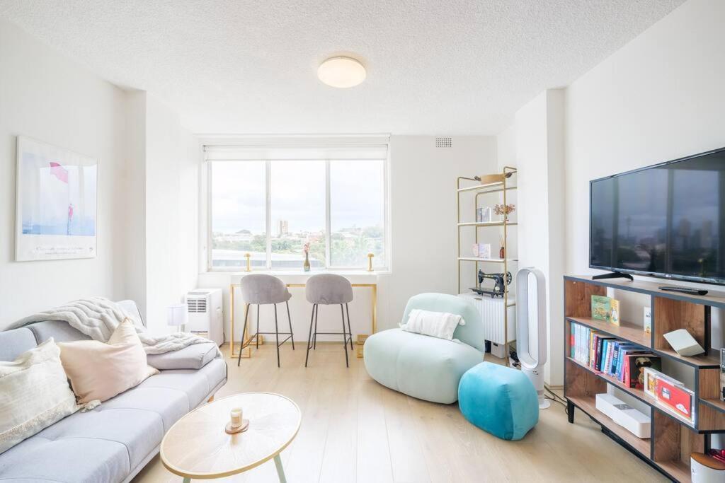 2 Bedroom Water Views Edgecliff Harbour
